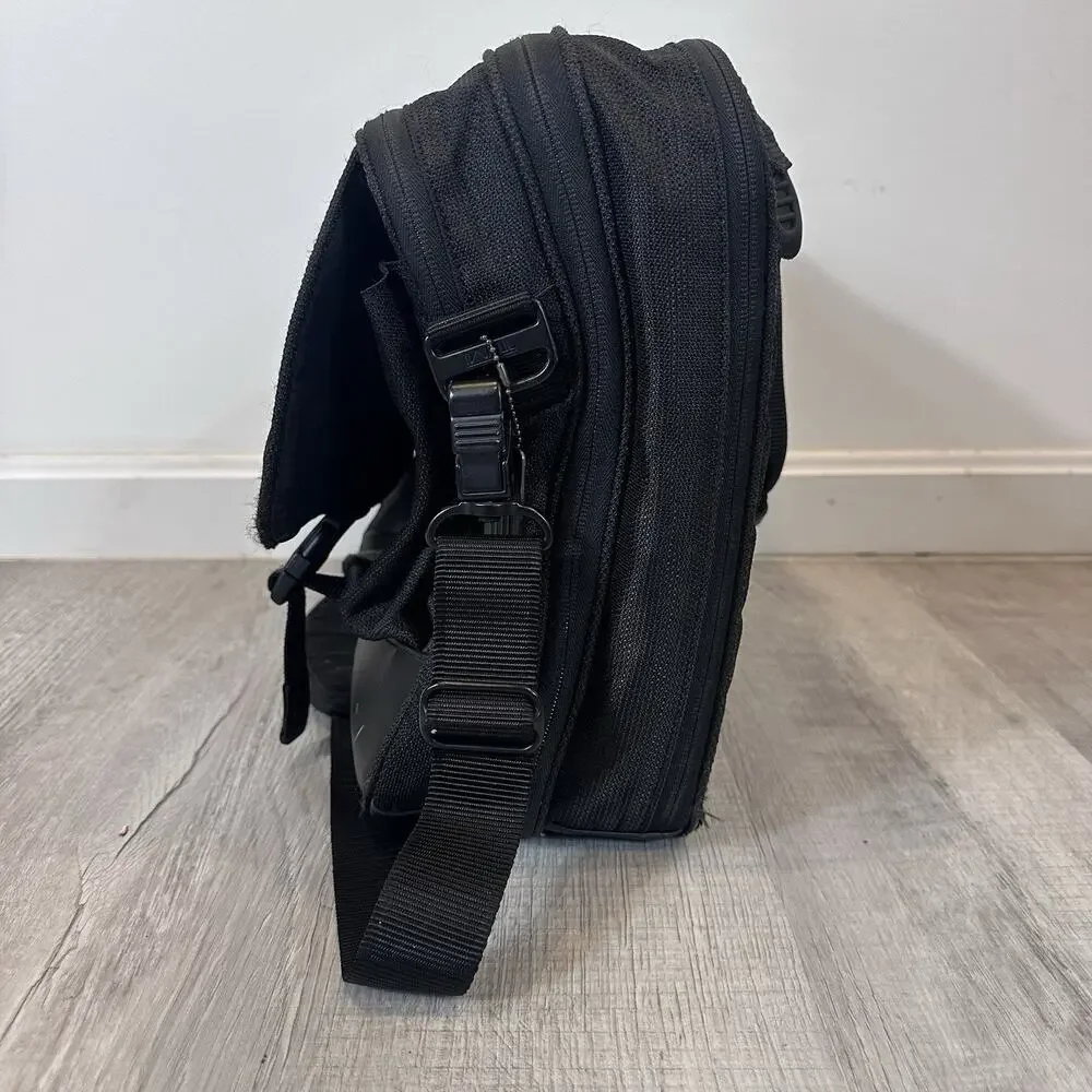 Tumi T Tech Expandable Shoulder Laptop Bag Briefcase Ballistic Nylon Black 564c